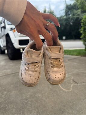 Nike toddler White Air Force one Velcro Athletic Sneakers